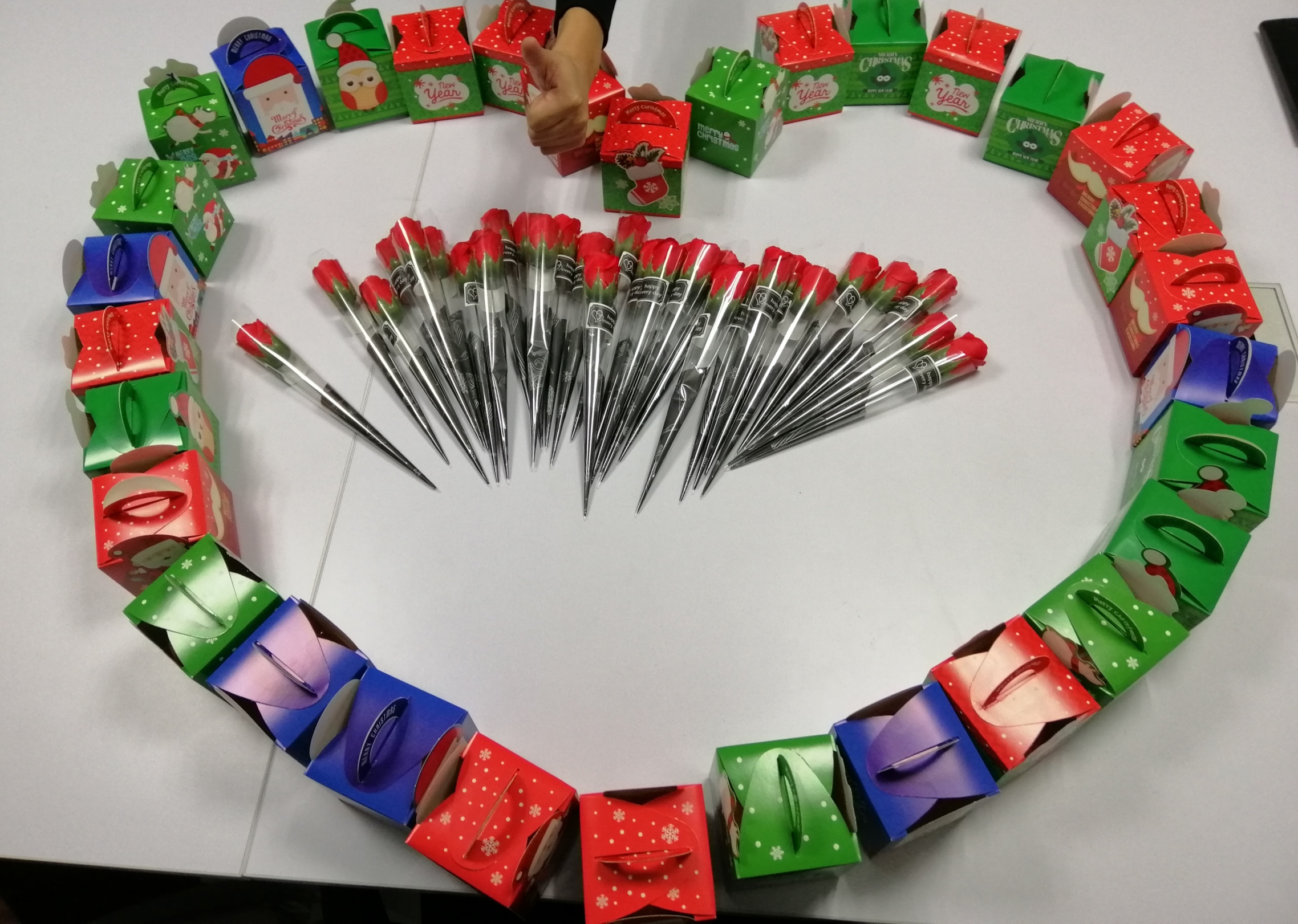 東勝物流，平安夜、圣誕節(jié)禮品發(fā)放通知：