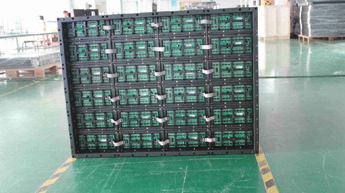 大型LED，光電項目顯示屏出口到香港運輸案例；led電子屏運輸到香港現場圖