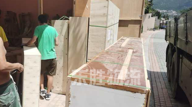 廣東深圳發貨到香港，澳門物流專線，深圳東勝物流貨物裝車現場圖